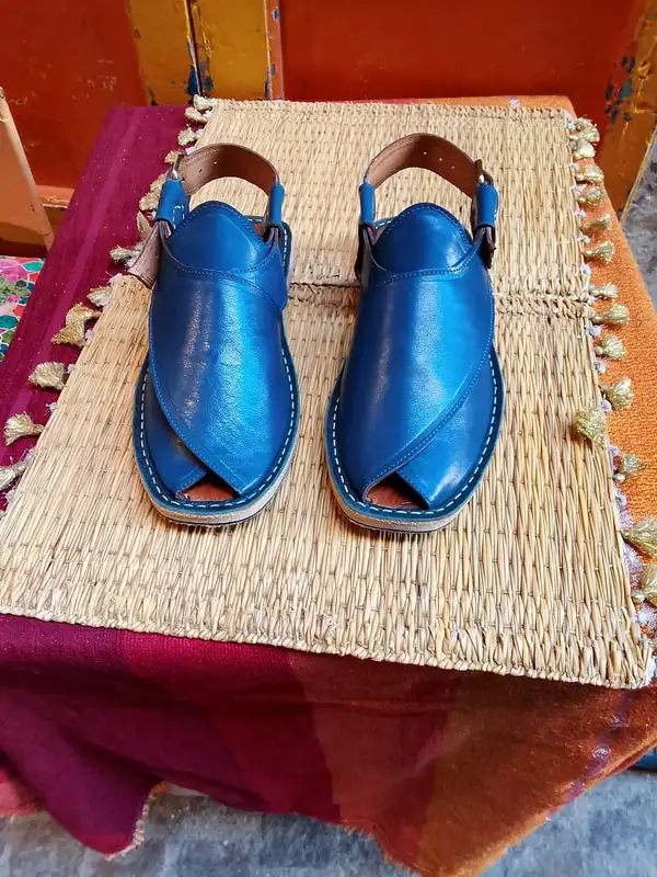 Sandales en cuir bleu roi